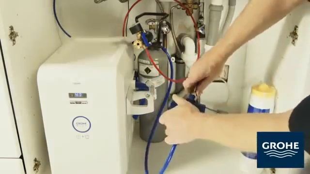 Change GROHE Blue BWT filter смотреть онлайн