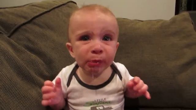 Ребёнок впервые пробует лимон #Amigo27 СМЕШНО УЛЕТНОЕ ВИДЕО СМЕХ РЖАЧ ВИДЕО РОЛИК 6SEC Кино Just смотреть онлайн