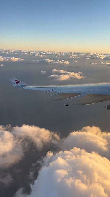 В небе над жёлтым морем смотреть онлайн