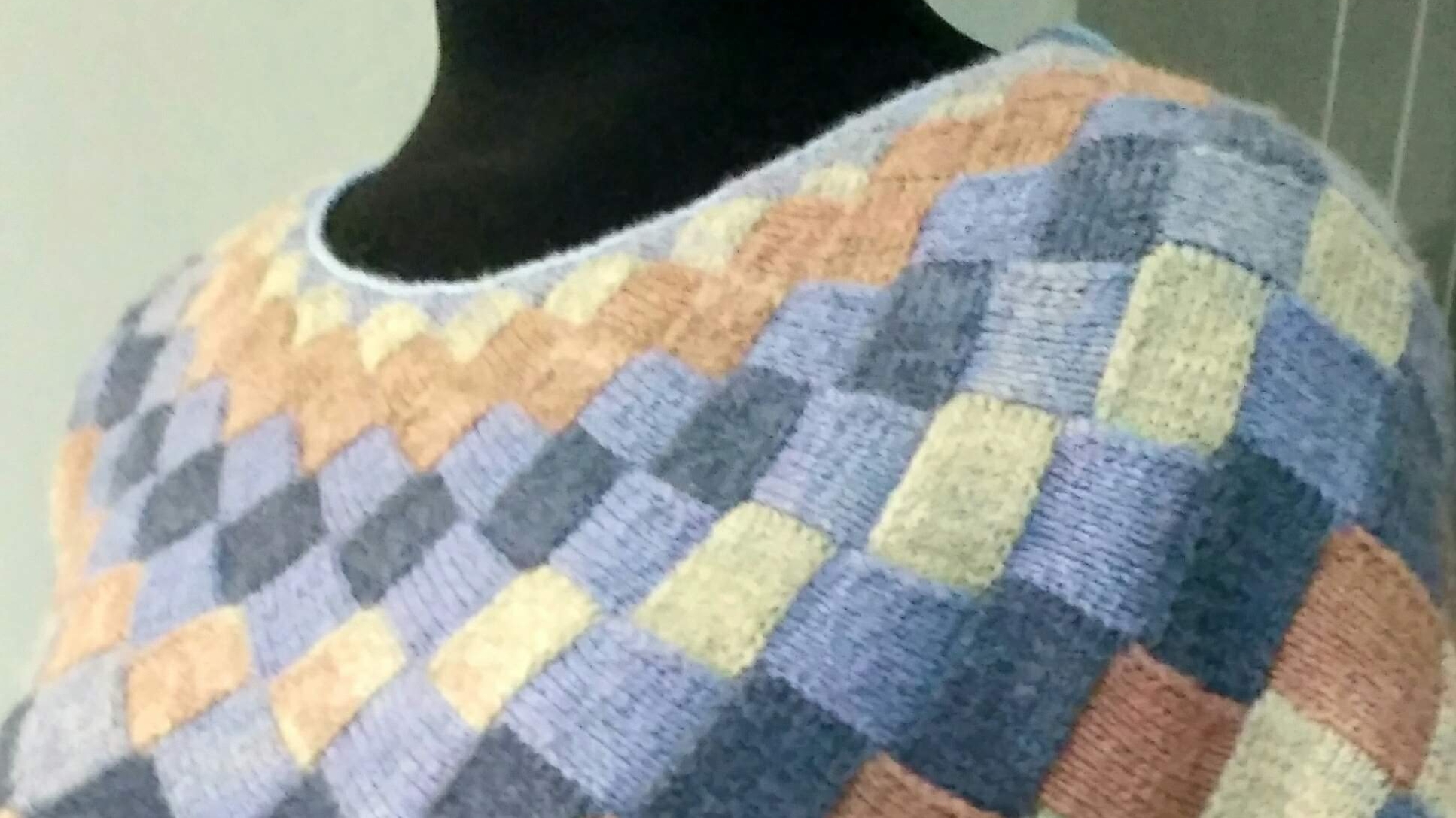 часть 1 Свитер в технике Энтрелак смотреть онлайн