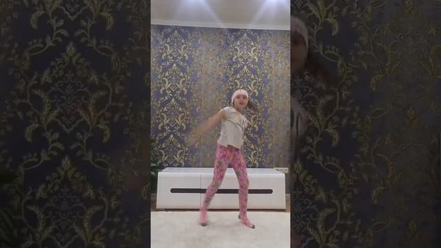 Танец в стиле Waacking