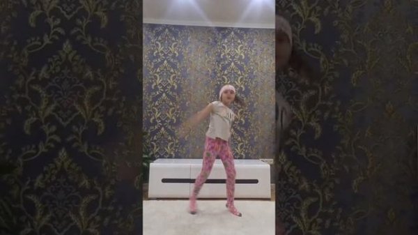 Танец в стиле Waacking