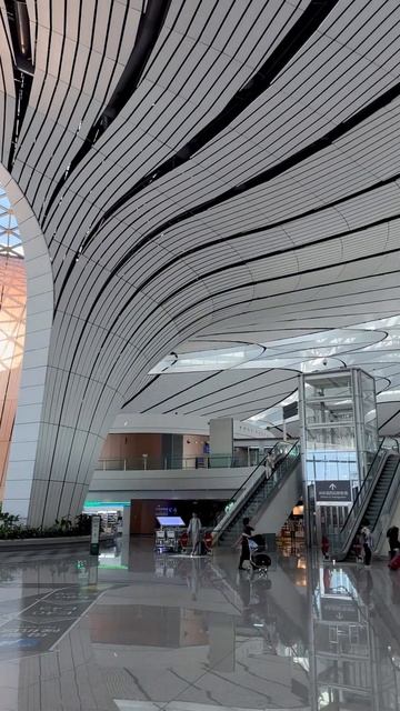 Огромный аэропорт Пекина смотреть онлайн