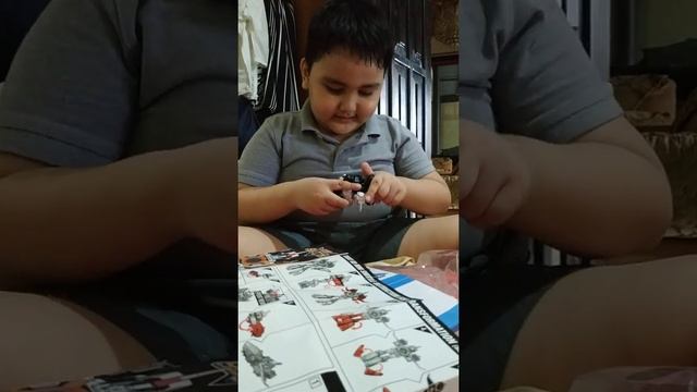 Review Tobot Mini Shuttle By Azka Basuki