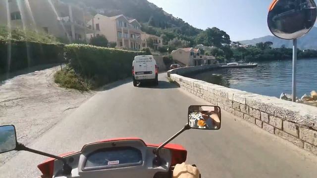 Zatoka Kotorska skuterem (Yamaha Beluga 125) смотреть онлайн