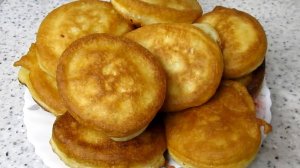 Такие оладьи всегда пышные и не опадают, пористые. Сто раз проверенный рецепт.