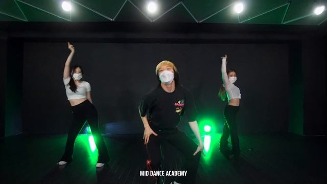 HAPPYMOON Waacking Pop-Up ClassㅣChorus - Disco Mickey MouseㅣMIDDANCE STUDIO смотреть онлайн