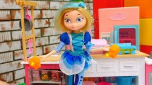 Кафе Барби – Готовим десерты на Хэллоуин! Игры в куклы Барби и Сказочный Патруль для девочек