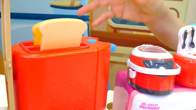 Кукла Челси сломала ГИТАРУ! Музыкальное видео с Машей Той Клаб. Ищем НОВУЮ гитару по подсказкам смотреть онлайн