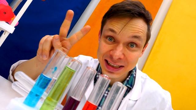 У Человека Паука закончилась паутина! Игры в доктора в видео про игрушки для детей смотреть онлайн