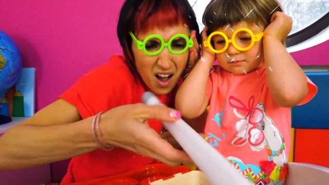 Маша Капуки, Бьянка и Адриан - Игры для детей в машинки и доктора! Трейлер - Привет, Бьянка смотреть онлайн