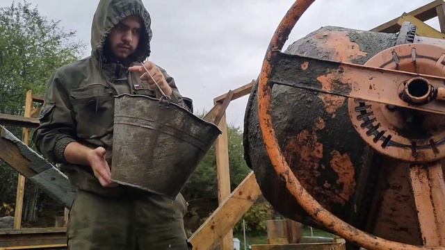 Filling the east wall with arbolit (concrete-sawdust) смотреть онлайн