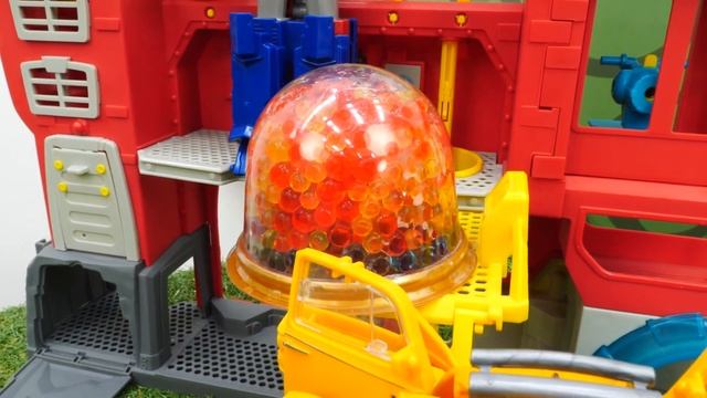 Паучок и его удивительные друзья в гостях у ТойКлаб! Видео для детей с игрушками из мультика. смотреть онлайн