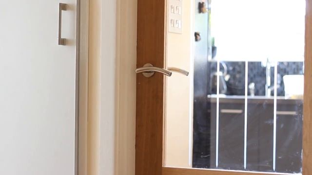 4 Bed Detached Chalet Bungalow for Sale in Castle Lane West, Bournemouth BH9 3LA смотреть онлайн