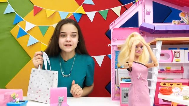 БАРБИ ИСПАЧКАЛАСЬ! Видео для девочек про жизнь Барби и салон красоты Ани смотреть онлайн