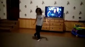 Танец под песню Майкла Джексона