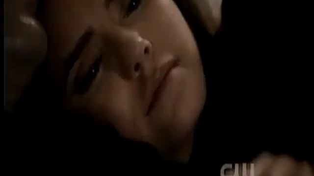 TVD 2x22 Damon and Elena Finally Kiss Moment смотреть онлайн