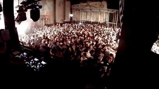 Christian Smith [VideoMix] @ La Fabrica, Cordoba (25.01.14) смотреть онлайн