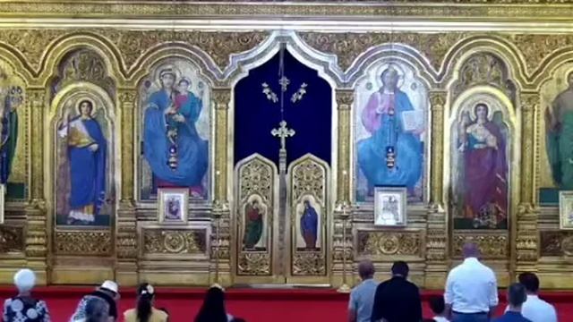 Sfanta Liturghie la Catedrala din Sibiu смотреть онлайн