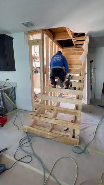 Attic Conversion! смотреть онлайн