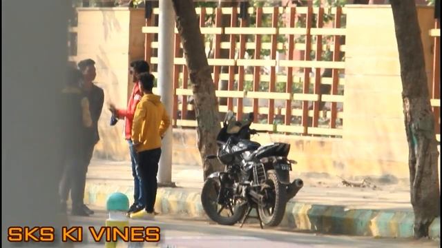 Prank On Young Boys | Dekhna Zaroor | SkS Ki Vines смотреть онлайн