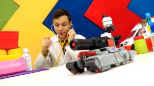 Доктор Ой лечит Бамбли и Мегатрона в Мегаклинике! Видео про игры - Трансформеры в клинике игрушек