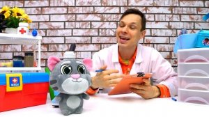 У Бен 10 сломались водяные пушки? Водохлест в клинике игрушек! Игры в больничку в видео для детей
