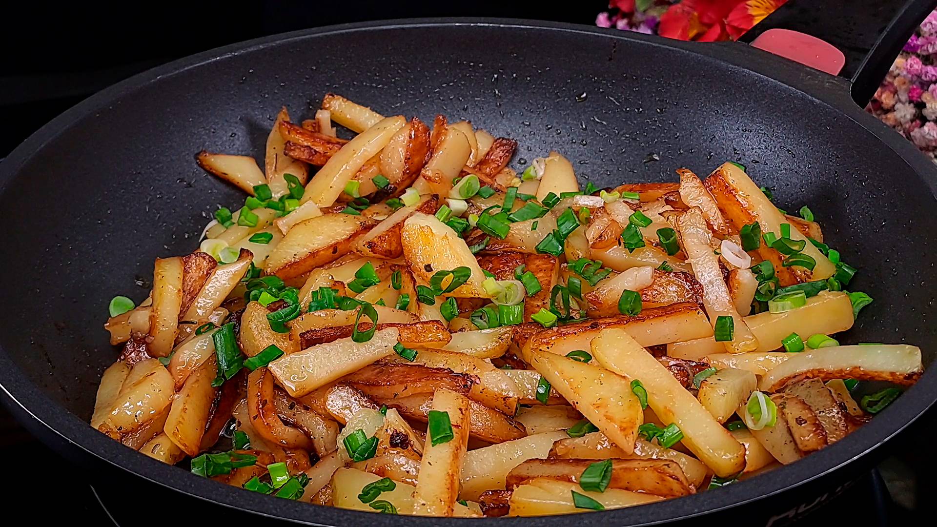 Оказывается, 25% хозяек не умеют жарить картошку. Научу как просто это сделать без хлопот. смотреть онлайн