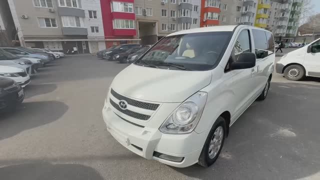 Минивэн Hyundai Grand Starex.