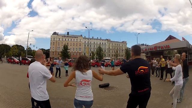 Agua! Rueda de Casino Multi FlashMob 31.08.2014. Riga, Latvia смотреть онлайн