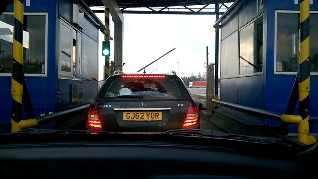Проезд пункта сбора оплаты на польском автобане