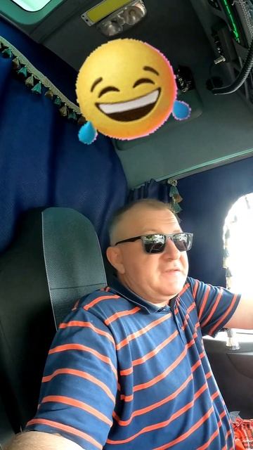 #shorts #short юмор#прикол кто сыт вбутылки 😂😂😂и кидает на обочину???? смотреть онлайн