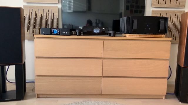 Chord DAVE, Plinius SA103, Harbeth SHL5 Plus XD - Playing Pazzo il Mondo смотреть онлайн