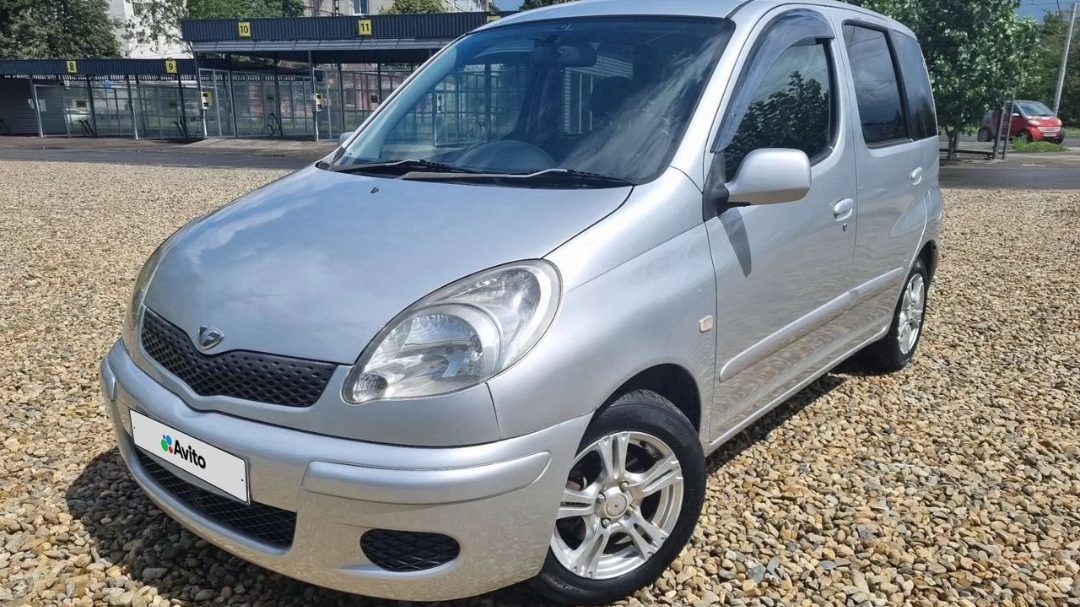 Toyota Funcargo 2003 1.3 A/T смотреть онлайн