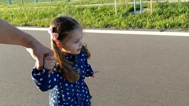 Катаемся на роликах. смотреть онлайн