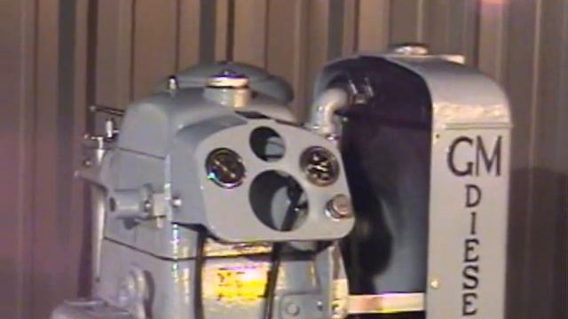 Classic 1930's Detroit Diesel 1-71 Genset (no music) смотреть онлайн