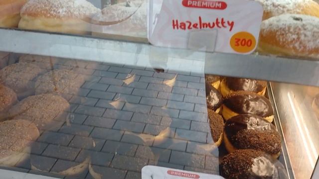 Donuts Bakery At F-10 Markaz, Islamabad, Pakistan / Пекарня пончиков в секторе  F-10, Исламабад