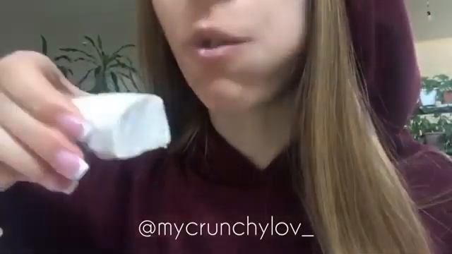 Природный мел Снежок в молоке. Хруст мелом. Асмр. Релакс. Пищевой мел. смотреть онлайн