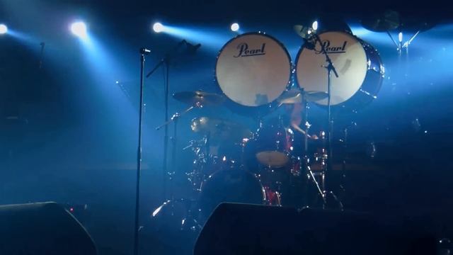 Golden Earring/Miss Montreal + Radar Love met fantastische drumsolo Cesar Zuiderwijk смотреть онлайн