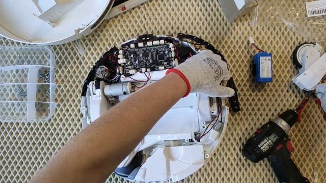 Ремонт робота-пылесоса Xiaomi Robot Vacuum-Mop Essential, Mijia G1. Ошибка колеса робота пылесоса. смотреть онлайн