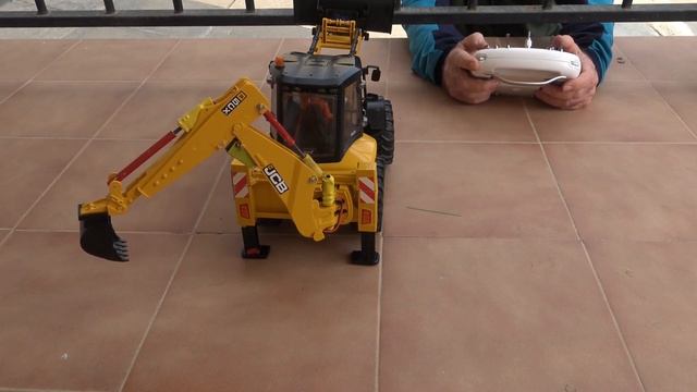 Bruder JCB 5CX - Backhoe