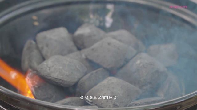 집보다 아늑한 "숲속의 원터치 텐트" / 치킨에 진심인 여자의 미니멀 캠핑 смотреть онлайн