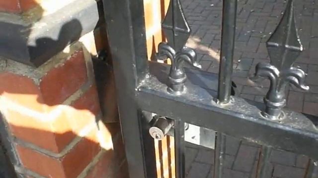 CISA Elettrika Gate Lock смотреть онлайн