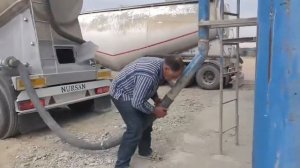 2017 Закачка цемента в силос цементовозом