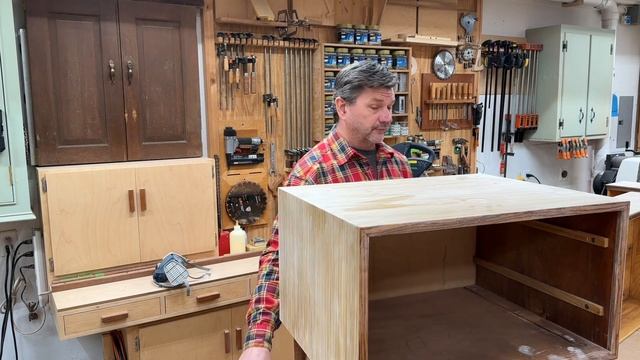 Who Says You Can't Apply Wood Veneer With Contact Cement - Woodworking смотреть онлайн