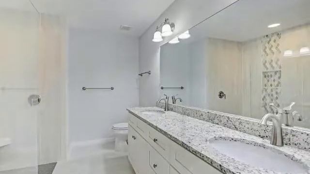 BRAND NEW CUSTOM “2017” 3/2/2 HOME! NEVER LIVED IN AND READY FOR YOU!