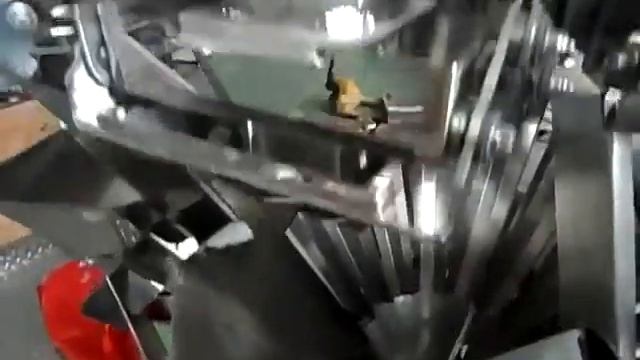 Фасовка коры корицы на 14 поточном дозаторе KENWEI для дозирования соломки смотреть онлайн