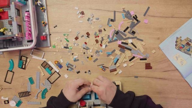 Lego Creator 10260. Downtown diner смотреть онлайн