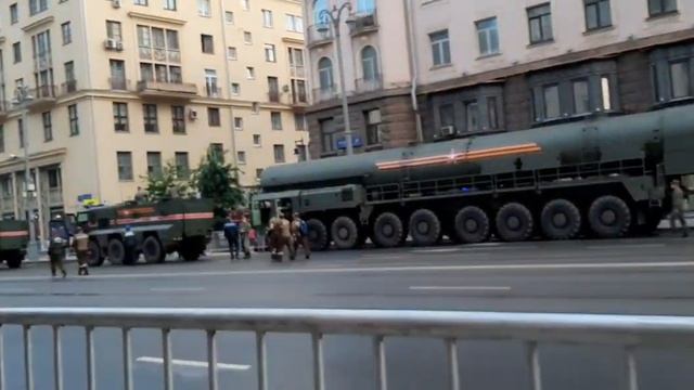 Парадка даярдык отуп жатат.центр Москва смотреть онлайн