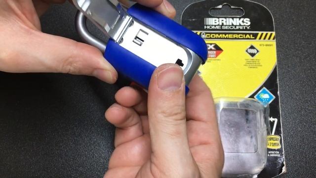 Brinks Combination Lock Opened with a Keyring смотреть онлайн